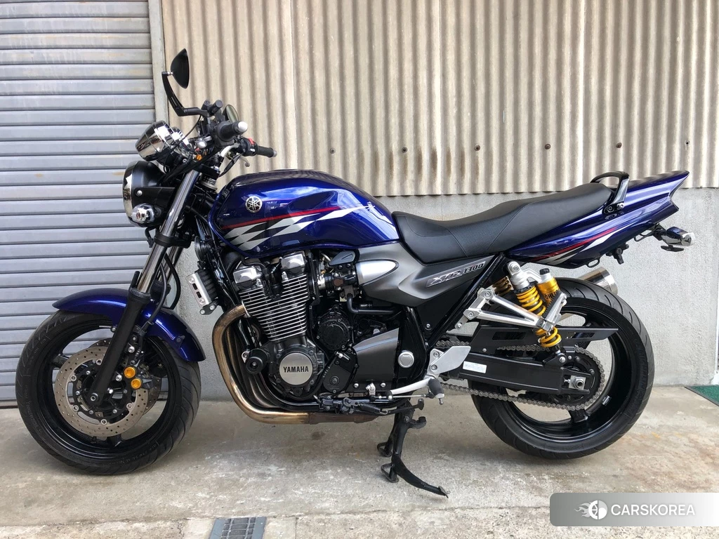 Проданный Yamaha XJR 1300 2010 из Японии, фото 2