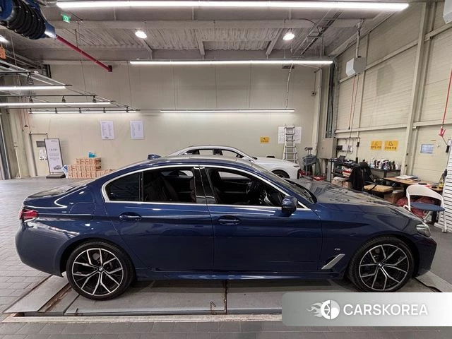 BMW 5 Series (G30) 2021 Синий из Кореи, фото 2