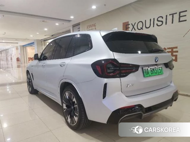 BMW iX3 2022 Серебристо-серый из Китая, фото 2