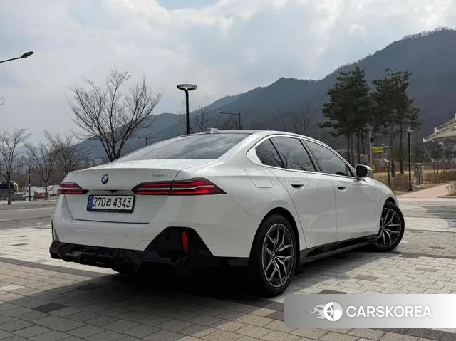 BMW 5 Series (G60) id 3758120 из Кореи 12