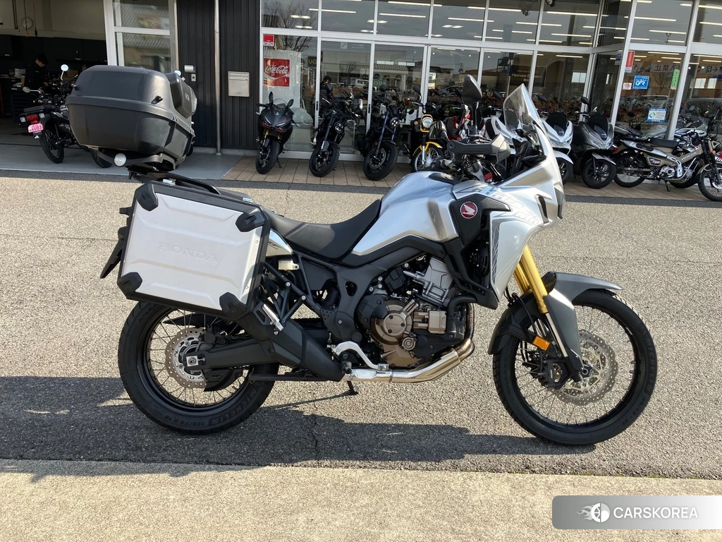 Проданный Honda CRF1000L AFRICA TWIN 2017 из Японии