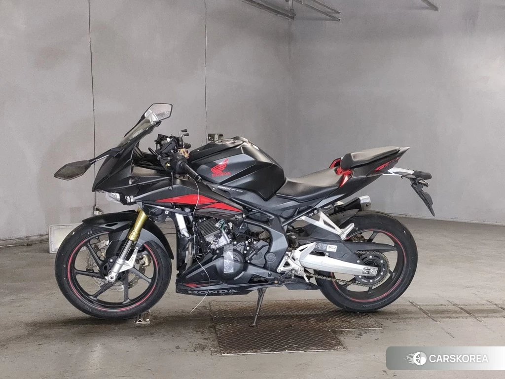 Проданный Honda CBR250RR 2017 из Японии