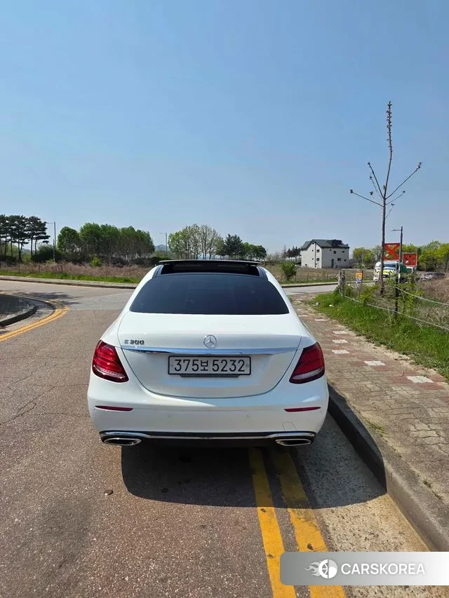 Mercedes-Benz E-Class W213 2019 Белый из Кореи, фото 2