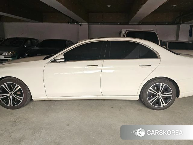 Mercedes-Benz E-Class W213 2020 Белый из Кореи, фото 2