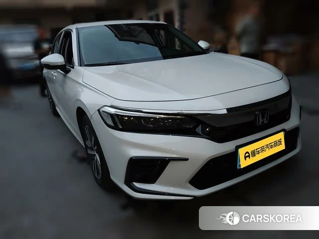 Honda Civic 2023 Белый из Китая, фото 2