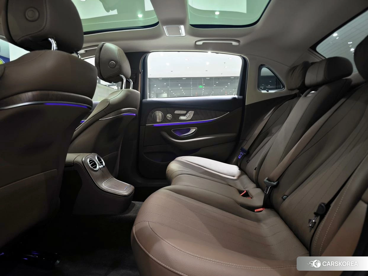 Mercedes-Benz E-class 2022 Черный из Китая, фото 5