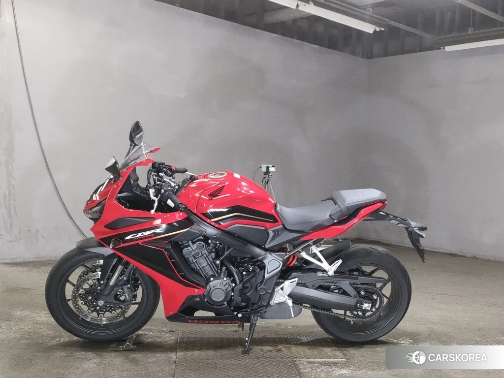 Проданный Honda CBR650R id 4139039 из Японии, фото 2