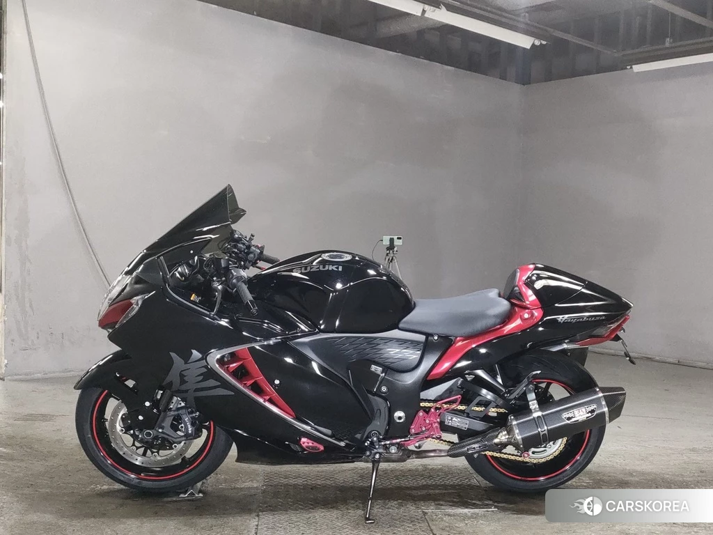 Проданный Suzuki GSX1300R HAYABUSA 2021 из Японии, фото 2