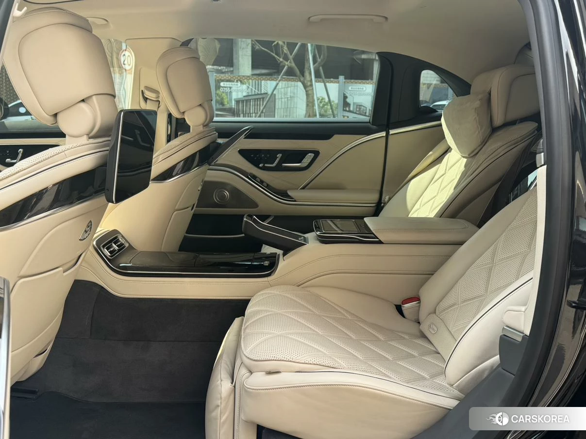Mercedes-Benz Maybach S-class 2022 Черный из Китая, фото 2