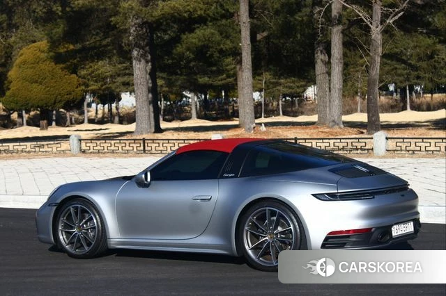 Porsche 911(992) id 4315225 из Кореи 12