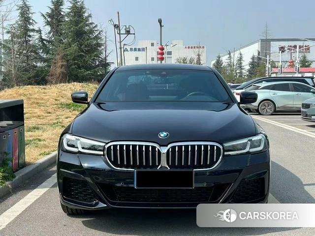 BMW 5 series 2023 Черный из Китая, фото 2