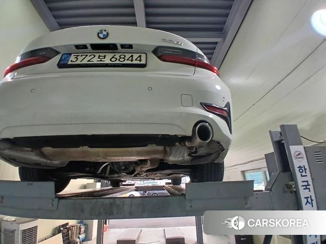 BMW 3 Series (G20) 2022 Белый из Кореи, фото 2