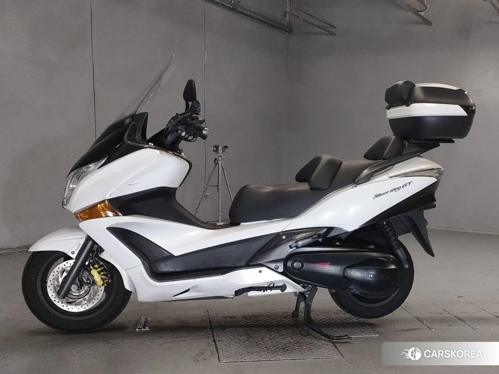 Проданный Honda SILVER WING 400 GT 2015 из Японии, фото 2