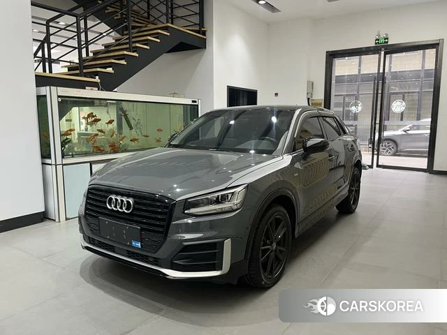 Audi Q2L 2020 Темно-серый из Китая, фото 2