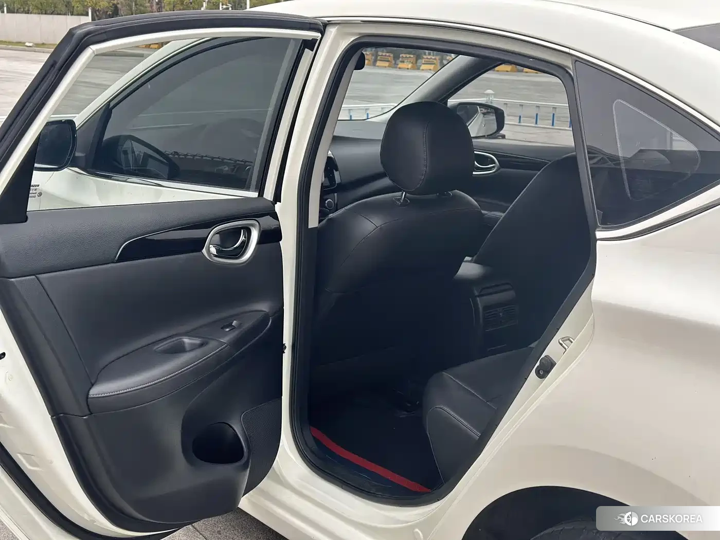 Nissan Sylphy 2023 Белый из Китая, фото 2