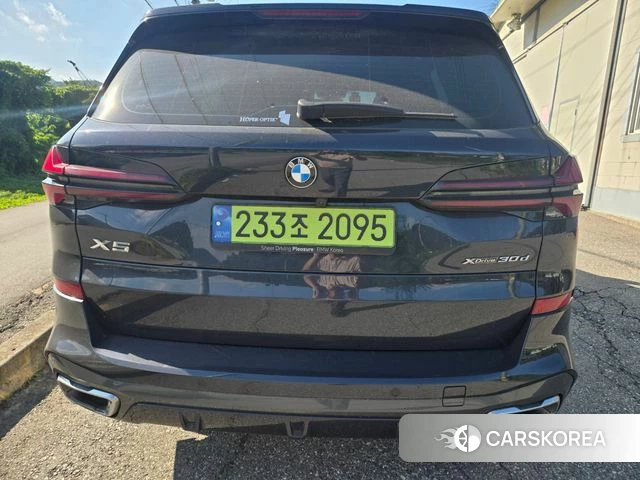 BMW X5 (G05) 2024 Черный из Кореи, фото 2