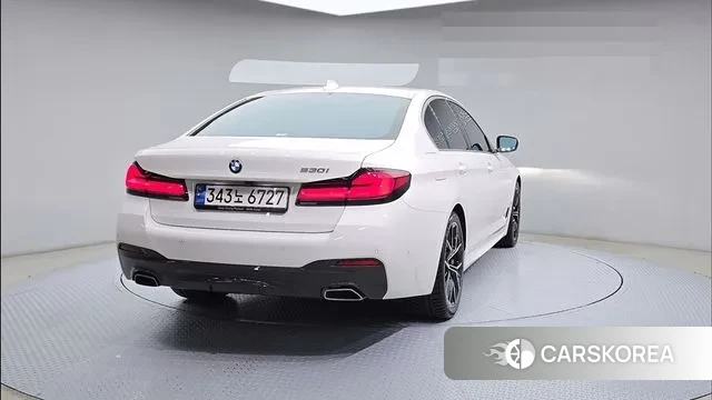 BMW 5 Series (G30) id 3550677 из Кореи 12