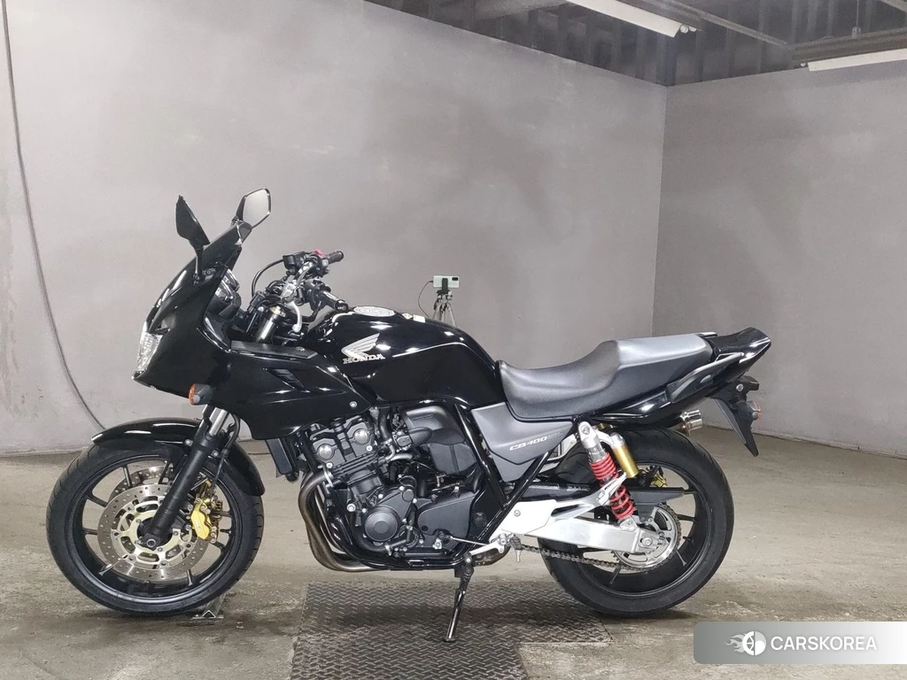 Проданный Honda CB400SF BOLDOR 2014 из Японии, фото 2