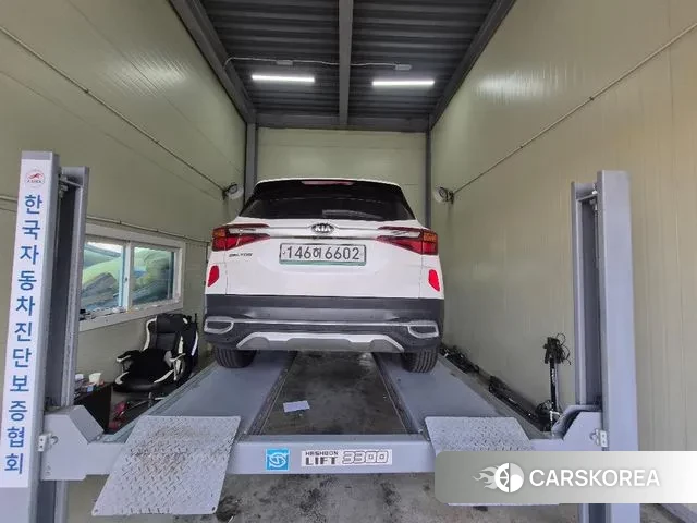 Kia Seltos 2021 Белый из Кореи, фото 2