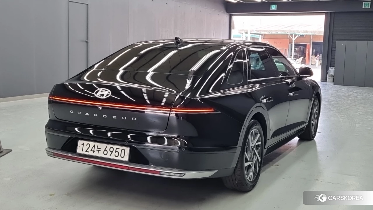 Hyundai Grandeur (GN7) id 4516788 из Кореи 10