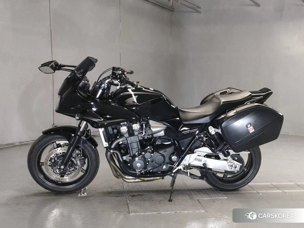 Проданный Honda CB1300ST 2010 из Японии