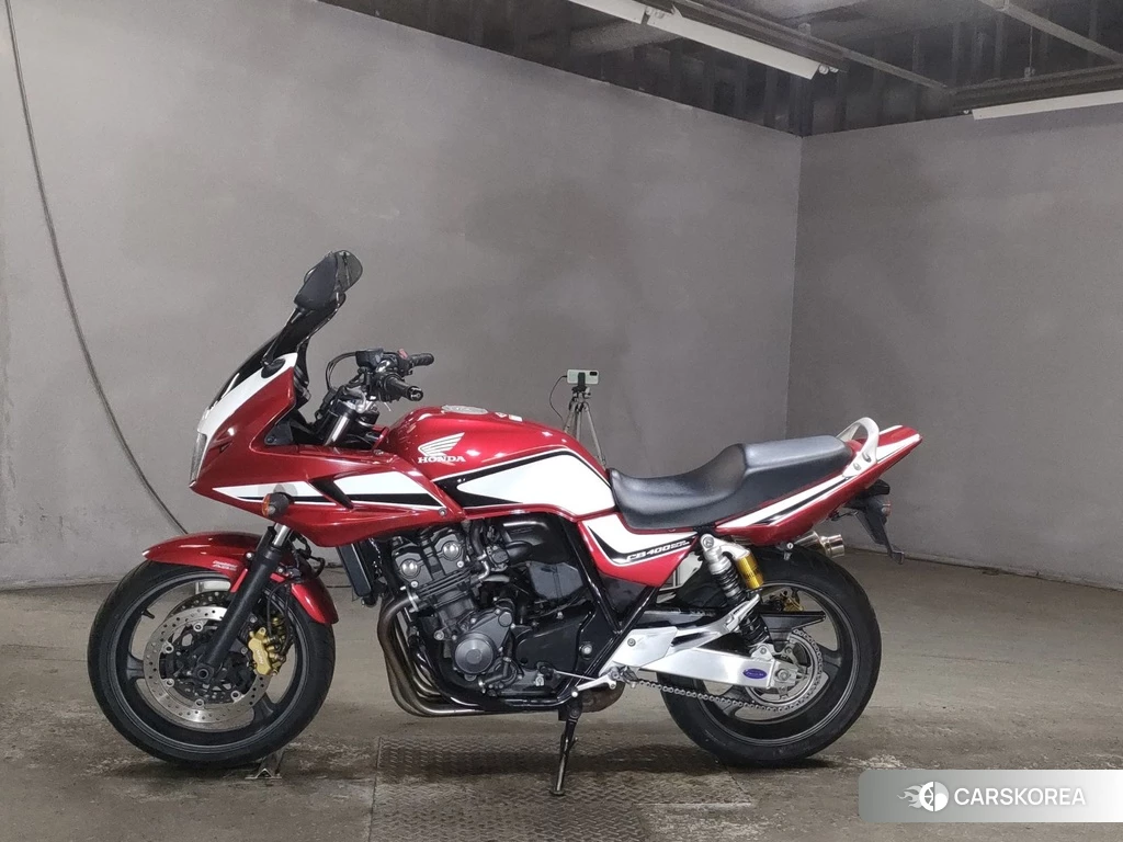 Проданный Honda CB400SF BOLDOR 2011 из Японии, фото 2