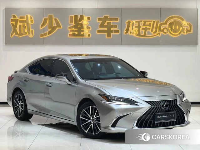 Lexus ES 2024 Серебристо-серый из Китая, фото 3