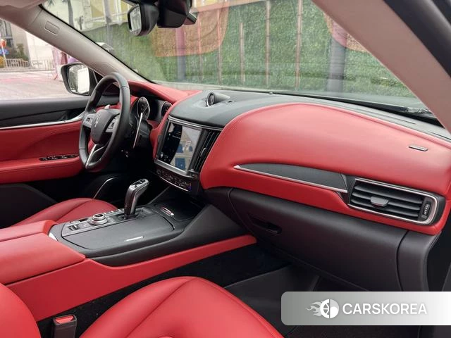 Maserati Levante id 4219592 из Китая 12