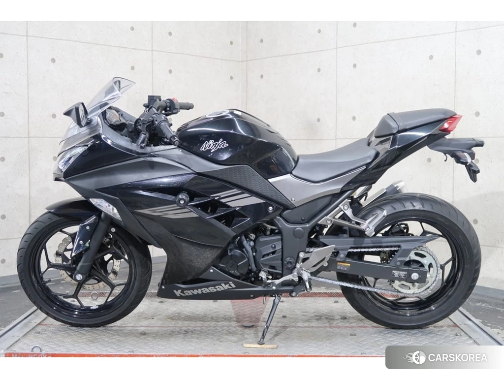 Проданный Kawasaki NINJA 250 2017 из Японии, фото 2