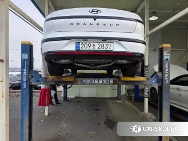 Hyundai Grandeur Hybrid (GN7) 2023 Белый из Кореи, фото 2