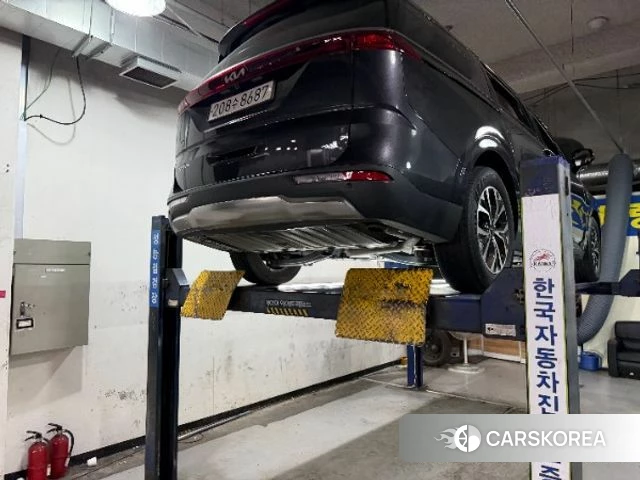 Kia Carnival 4th generation 2023 Серый из Кореи, фото 2