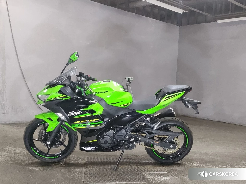 Проданный Kawasaki NINJA 400 2019 из Японии