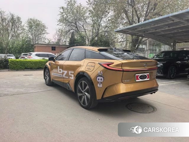 Toyota bZ5 2025 Желтый из Китая, фото 2