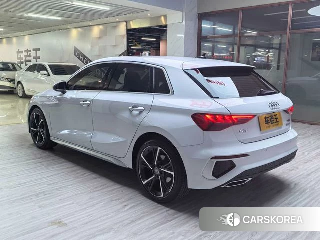 Audi A3 2021 Белый из Китая, фото 2