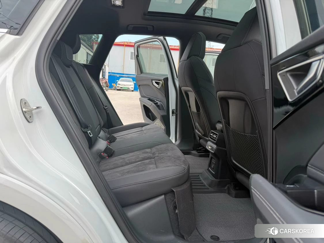 Audi Q4 2023 Белый из Китая, фото 6