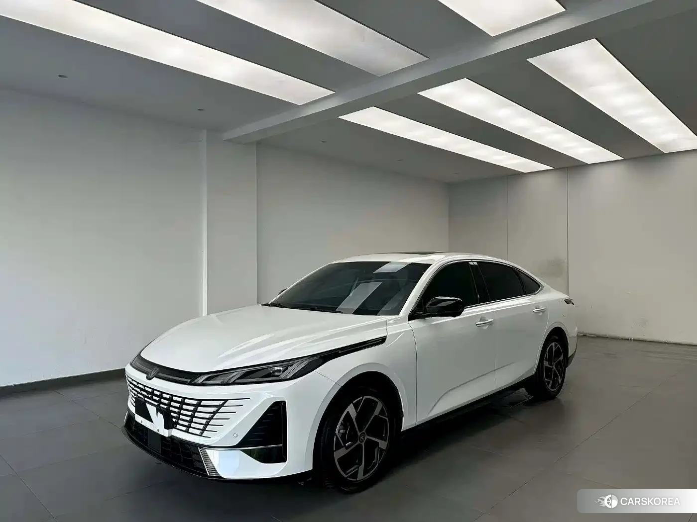 Chang'an Yidong 2026 Белый из Китая, фото 2