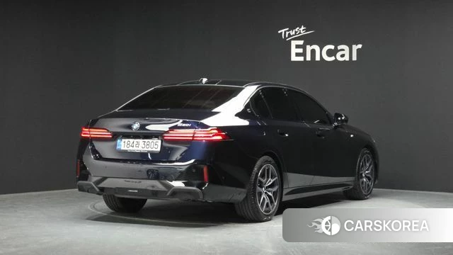 BMW 5 Series (G60) id 4177478 из Кореи 12