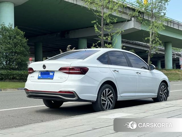 Volkswagen Lavida 2024 Белый из Китая, фото 5