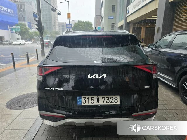 Kia Sportage 5th Generation Hybrid 2024 Черный из Кореи, фото 2