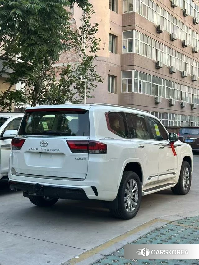Toyota Land Cruiser (imported) 2025 Белый из Китая, фото 2