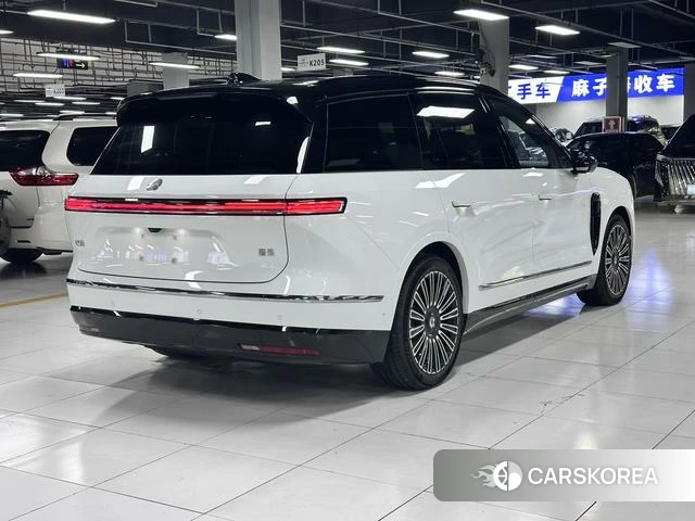 Weilai ES8 2026 Белый из Китая, фото 2