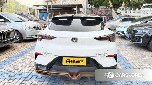 Chang'an UNI-T 2022 Белый из Китая, фото 2