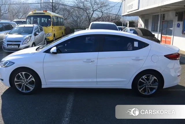 Hyundai Avante AD id 3522969 из Кореи 8