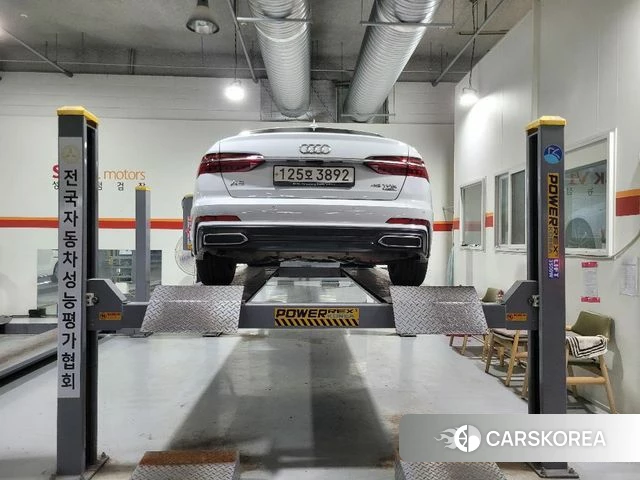 Audi A6 (C8) 2022 Белый из Кореи, фото 2