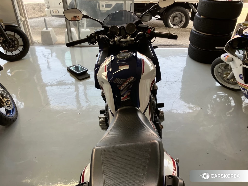 Проданный Honda CB1300SF BOLDOR 2018 из Японии, фото 2