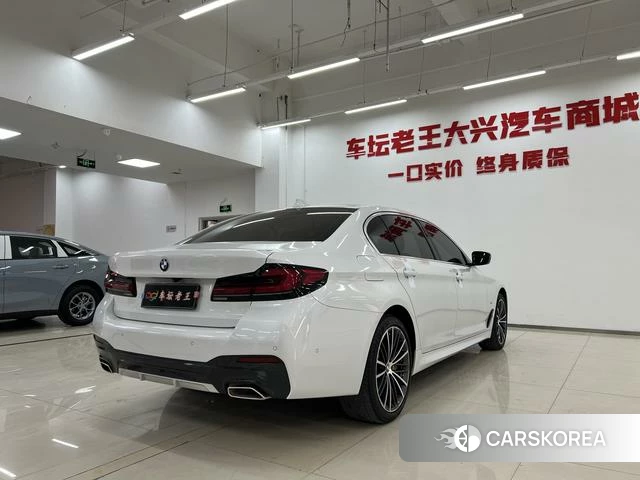 BMW 5 series 2022 Белый из Китая, фото 2