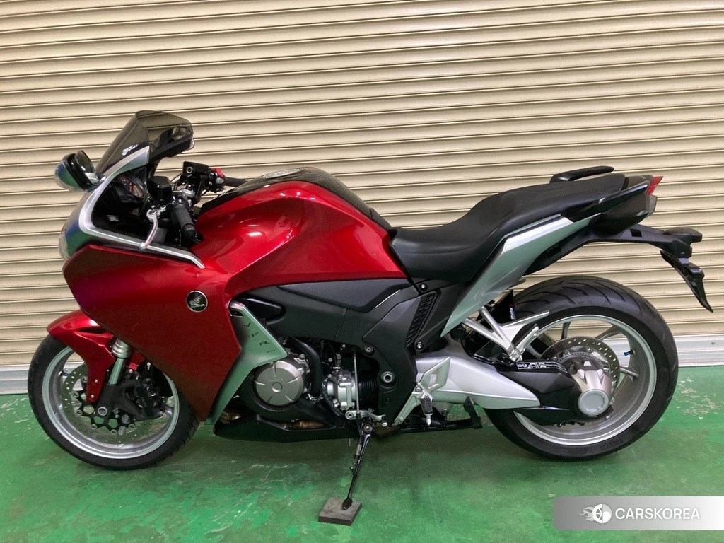 Проданный Honda VFR1200F 2013 из Японии, фото 2