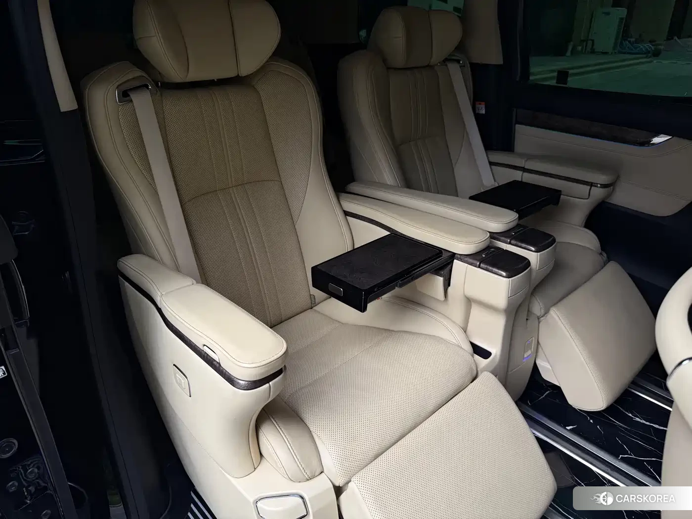 Toyota Alphard id 4547254 из Китая 7