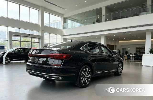 Volkswagen Passat 2021 Черный из Китая, фото 2