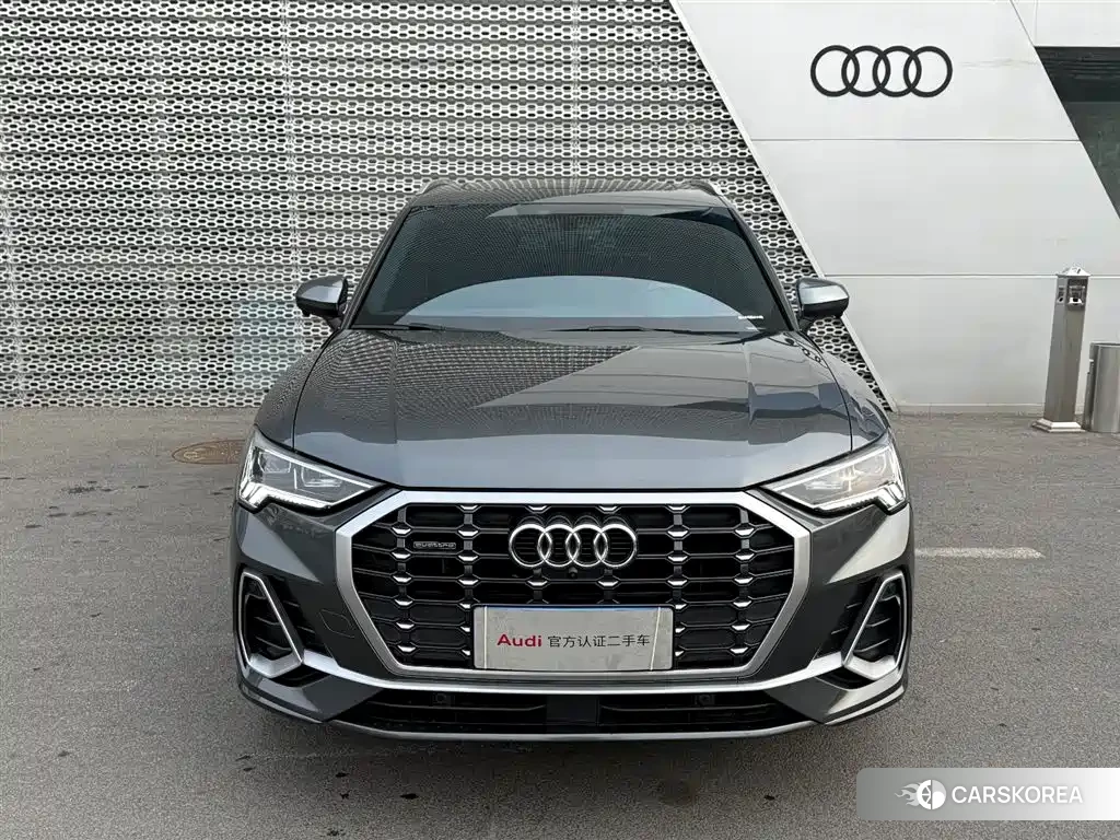 Audi Q3 2022 Silver/gray из Китая, фото 2